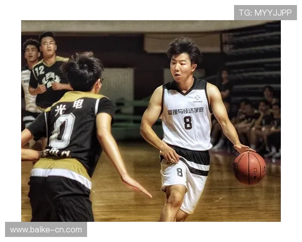 余嘉豪的成长之路与篮球梦想的追逐历程解析