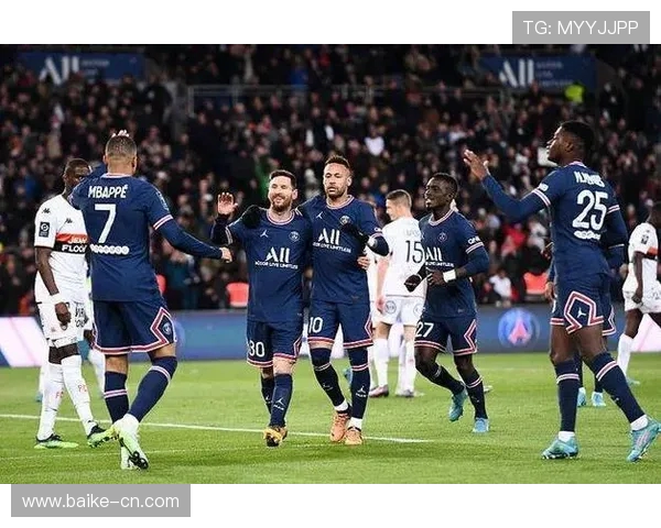 巴黎圣曼对阵球队队员的精彩对决与战术分析