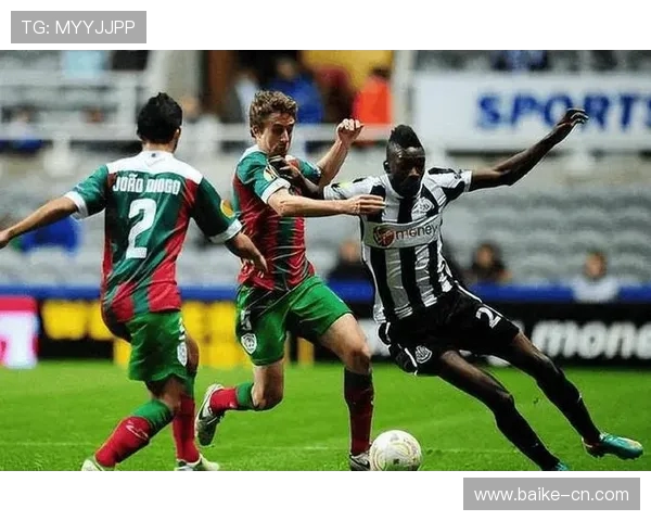 登博思与海尔蒙特的激烈对决揭示了足球战术与团队合作的重要性