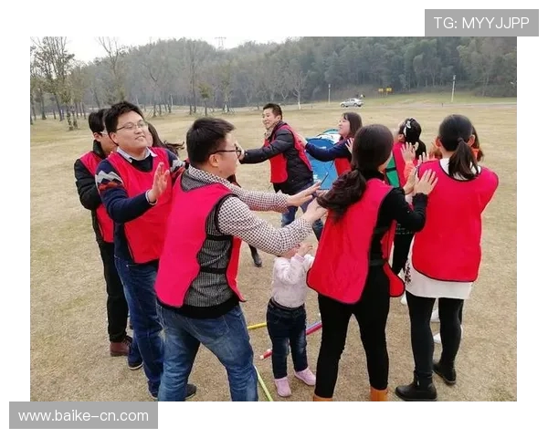 莱万领衔球队新征程展现超凡实力与团队默契的完美结合