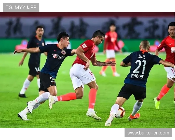 重庆足球队以54分领跑冠军赛积分榜展现强劲实力