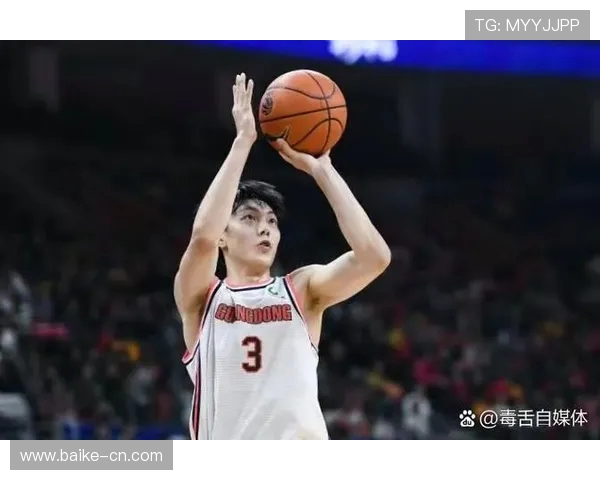 韩硕：从篮球新星到职业生涯的蜕变与挑战之路