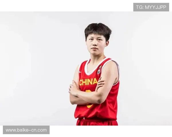 黄丽专访：从青涩少女到篮球明星的奋斗与成长之路